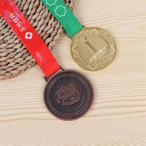 Médaille Souvenir Personnalisée en Métal Émaillé Plaqué Or, Estampée, Style Sportif, avec Boîte de Rangement Sécurisée pour Pièces de Monnaie - Product Image 4