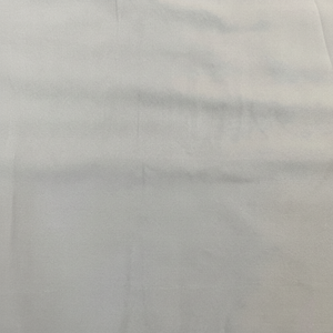 Tissu en rayonne élégant pour la confection de robes, chemisiers et vêtements haut de gamme élégants avec une sensation confortable et luxueuse - Product Image 1