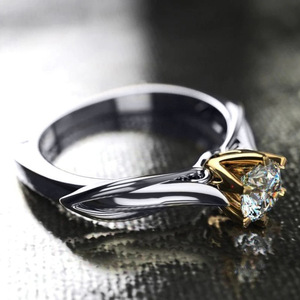 Anello di fidanzamento bicolore quadrato a sei punte per donna, elegante gioiello da dito - Product Image 6