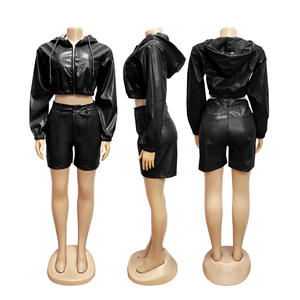 Viviblook Z1118ST01 Ensemble 2 pièces en cuir pour femme, veste décontractée à capuche zippée et short assorti en PU, grandes tailles - Product Image 2