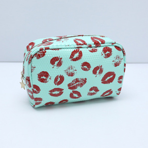 Pochette cosmétique vert menthe à motif lèvres rouges, trousse de maquillage portable de voyage avec fermeture éclair pour femme - Product Image 5