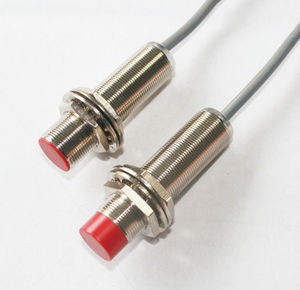 חיישן קרבה אנלוגי עם מחבר 18 מ\\\"מ - RIKIN RZA-18-08-5V-Z, יציאה כפולה NPN/PNP לשימוש תעשייתי - Product Image 2