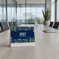 Calendrier de comptoir en papier offset avec revêtement UV, dorure à chaud en relief, coins arrondis, forme carrée, pour hall d'hôtel