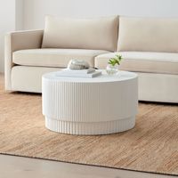 Fait d'un mélange plus léger de béton recyclé Nuage Table basse Standout et pièce éco-consciente pour votre maison.