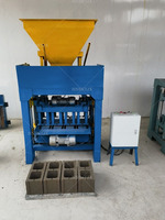 Machine automatique de fabrication de blocs de béton QT4-26 pour la production de briques creuses, pleines et pavés en ciment pour la construction