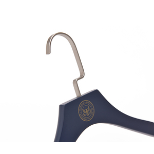 Appendiabiti in <span class=keywords><strong>Legno</strong></span> Blu Navy Stile Mandarino, Personalizzabili con Logo <span class=keywords><strong>per</strong></span> Negozi - Product Image 5