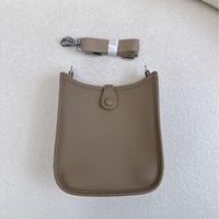 Sac bandoulière mini carré en cuir véritable de luxe découpé avec lettres; Sac à bandoulière décontracté et tendance pour femme