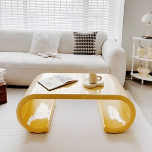 Mesa de Centro Moderna Curva de Resina Brillante, Mesa Auxiliar para Sofá, Mesa de Centro para Sala de Estar - Product Image 1