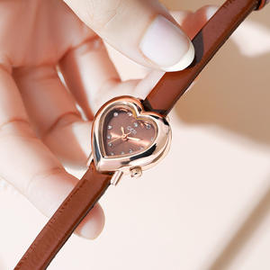 Reloj de Mujer con Diseño de Corazón, Selección Limitada, Correa de Cuero, Resistente al Agua, Cuarzo - Product Image 6