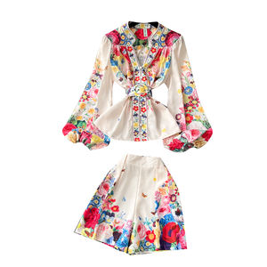 2025 primavera stile americano 2 pezzi Set da donna con scollo a V manica tunica e pantaloncini stampati a vita alta Set American Clo - Product Image 5