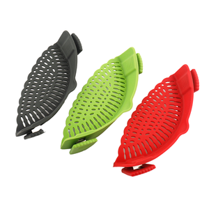 Passoire de cuisine réglable en acier inoxydable et plastique avec clip en silicone et poignée pour casseroles et pâtes - Product Image 3