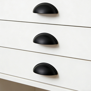Tirador de cajón negro mate, moderno y minimalista, de media luna, de aleación de zinc, para armario, cocina y baño - Product Image 1