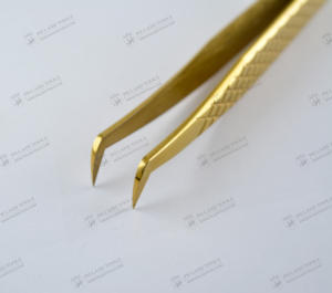 Pincettes à grand pointe pour Extension de cils, Volume russe, dorées, étiquettes privée, 75 degrés - Product Image 3