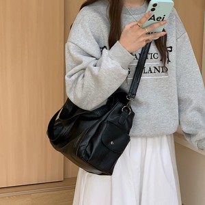 Women's Tote Bag Large Capacity Black Textured Shoulder Handbag With Zippered Pockets Everyday Use Spring 2025 - Product Image 3