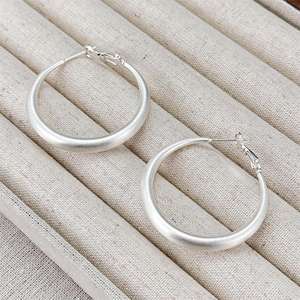 Orecchini a Cerchio in Ottone Placcato Oro e Argento, Grandi Cerchi Spazzolati Semplici per Donna - Product Image 4