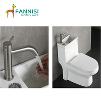 WC monobloc moderne avec robinet intégré, économie d'eau, idéal pour hôtels