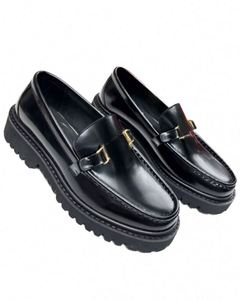 Plus Size New Casual Fashionable Thick Sole Set Foot Loafers Trendy British Style Business Leather <b>Shoes</b> Valentinoing - Product Image 1