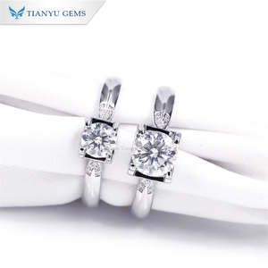 Bague en argent 925 Tianyu délicate avec moissanite 0,5 ct et pierres d'accent latérales de 1 ct, bijoux de fiançailles et d'anniversaire haut de gamme - Product Image 2