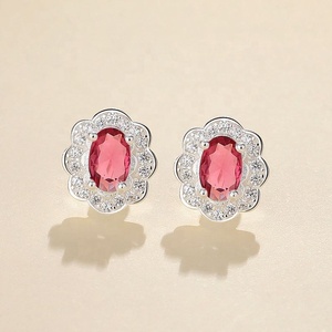 Boucles d'oreilles clous fleur chic vintage en argent 925 avec zircon coloré, bijoux de mode pour femme, idéales pour les fêtes et les cadeaux - Product Image 3