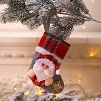 Noel Mini Çorap Süsleri 3D Peluş Noel Baba Kardan Adam Ren Geyiği Ayı Yüzü Ekose Manşetli ve Simli Yıldızlı Ağaç Süsü
