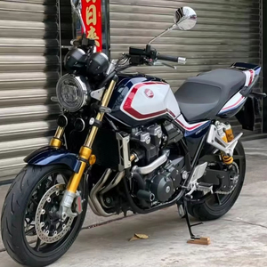 มอเตอร์ไซค์ฮอนด้า <span class=keywords><strong>CB1300</strong></span> ซูเปอร์โฟร์ คลาสสิค สตรีท, เครื่องยนต์ 1284 ซีซี อินไลน์-โฟร์ พร้อมระบบ ABS และดีไซน์ย้อนยุค - Product Image 1