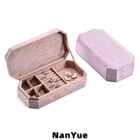 Boîte à bijoux en velours à couvercle rabattable octogonal pour bague, boucles d'oreilles, broche, cadeau, boîte de rangement portable pour bijoux, emballage de bijoux avec logo personnalisé