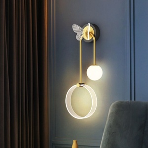Applique murale LED créative en forme de papillon, luminaire d'intérieur de luxe pour chambre à coucher et décoration intérieure - Product Image 1