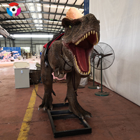 Réaliste Animatronic Carnotaurus Dinosaur Ride Attrayant Équipement de Divertissement en Plein Air pour les Enfants pour Garderie Maternelle