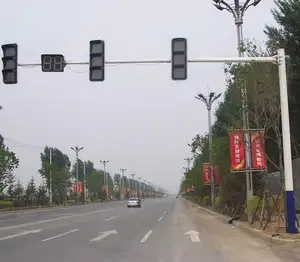 Trung quốc sản xuất 6/ 6,5 mét chiều cao nhúng nóng mạ kẽm Kính thiên văn ánh sáng giao thông cực tín hiệu giao thông cực