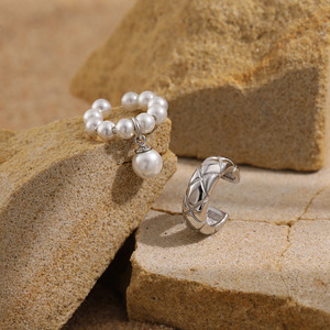 Orecchino a polsino Vewant Trendy con perle di conchiglia, in argento sterling 925 anallergico, per donna e ragazza, con perle, ideale per fidanzamento - Product Image 3