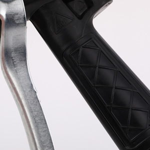 Pistolet à eau pour lavage de voiture, tête en aluminium plaqué cuivre, corps en plastique, fonctionnement manuel, pour le nettoyage de voitures et l'utilisation en jardin. - Product Image 1