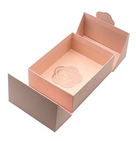 Boîtes cadeaux en carton rose de luxe pour cadeaux
