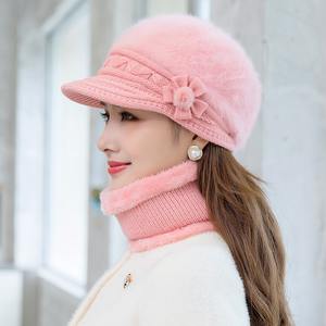 <span class=keywords><strong>Ensemble</strong></span> <span class=keywords><strong>bonnet</strong></span> et écharpe d'hiver pour <span class=keywords><strong>femme</strong></span>, <span class=keywords><strong>bonnet</strong></span> en tricot confortable avec <span class=keywords><strong>pompon</strong></span> décoratif, écharpe à col roulé en polaire, garniture en polaire et gants en polaire - Product Image 3