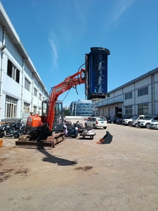 Desbrozadora de Martillos Motorizada RZS de Acero Aleado con Componente Central de Motor para Excavadoras de 5-8 Toneladas, 490 kg, Amarilla, 1 Año de Garantía - Product Image 3