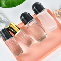 Vente en gros de flacons roll-on en verre transparent de 30 ml et 50 ml pour huiles essentielles, eau florale, mascara, diffuseur de parfum, impression sérigraphique