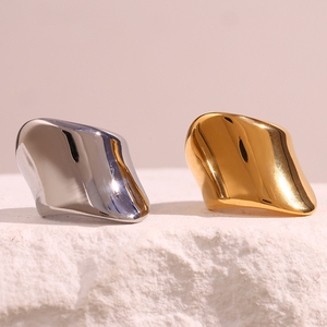 Anillo de sello brillante exagerado, chapado en oro de 18k, de acero inoxidable, joyería impermeable para <span class=keywords><strong>mujer</strong></span> - Product Image 5