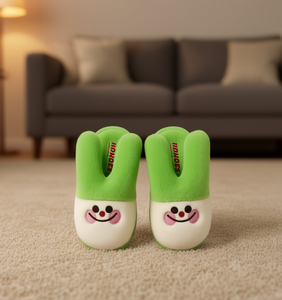 Iipndcs Pantoufles d'intérieur en peluche pour hommes, design visage de dessin animé, toutes saisons, bout fermé, douces et confortables, pour usage intérieur - Product Image 2