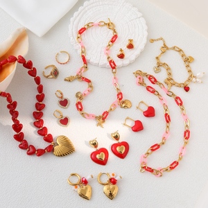 Set di <span class=keywords><strong>Gioielli</strong></span> per la <span class=keywords><strong>Festa</strong></span> <span class=keywords><strong>della</strong></span> <span class=keywords><strong>Mamma</strong></span> in Acciaio Inossidabile con Agata Rossa, Bracciale con Charm a Cuore e Conchiglia, Orecchini e Anello, Regalo per la Madre - Product Image 1