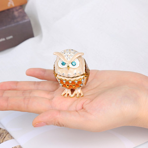 Scatola Portaoggetti Decorativa a Forma di Gufo con Smalto e Diamanti, Ornamento Artistico in Metallo per Soggiorno - Product Image 4