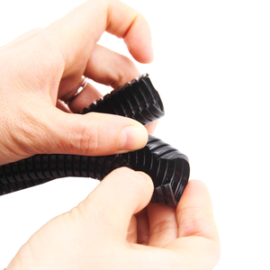Tubo di protezione cavo divisibile in Nylon nero condotto corrugato per isolamento cavi di protezione - Product Image 3