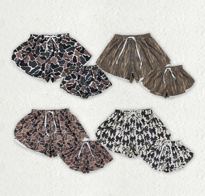 กางเกงขาสั้นลายพรางใต้ท้องฟ้าสำหรับโยคะ Mama and Me รุ่น Active Ruffle - Product Image 1