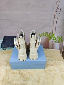 Nouvelles bottes antidérapantes pour femmes de haute qualité, style couple, tendance 2026, chaussures de marche décontractées et élégantes - Product Image 2