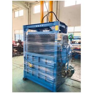 Compacteur vertical <span class=keywords><strong>hydraulique</strong></span> mini-<span class=keywords><strong>presse</strong></span> avec moteur et roulement pour plastiques PET usagés, <span class=keywords><strong>d</strong></span>échets plastiques, alliages et acier inoxydable - Product Image 2