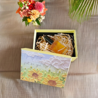Cajas de regalo Kraft con logotipo personalizado Embalaje de gama alta para alimentos Perfume Relojes Cosméticos Materiales reciclados Detalles de lámina en relieve
