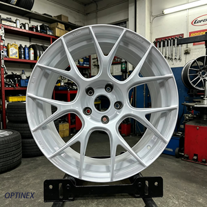 Rines Personalizados Forjados para Autos de Pasajeros, Acabado Brillante en Blanco Leche, de 16-22 Pulgadas, 5x112, 5x114.3, 5x120, 5x127, 5x130, 6x135, 6X139.7 para BMW y AUDI - Product Image 3