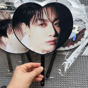 Éventails en PVC personnalisés LNX à impression double face, en forme de cœur, holographiques, promotionnels, en plastique, modèle <span class=keywords><strong>carte</strong></span>, pour KPOP Art - Product Image 2
