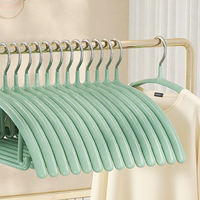 Cintres en métal revêtus de PVC et de caoutchouc épais robustes cintres antidérapants pour salle de bain chambre et armoire à linge