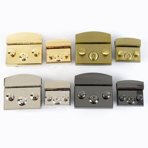 Meetee E6-20 35*20mm <span class=keywords><strong>borsa</strong></span> quadrata in lega <span class=keywords><strong>borsa</strong></span> fibbia accessori <span class=keywords><strong>borsa</strong></span> <span class=keywords><strong>a</strong></span> <span class=keywords><strong>scatto</strong></span> serrature borse di ricambio torsione girare <span class=keywords><strong>chiusura</strong></span> <span class=keywords><strong>chiusura</strong></span> <span class=keywords><strong>chiusura</strong></span> - Product Image 1