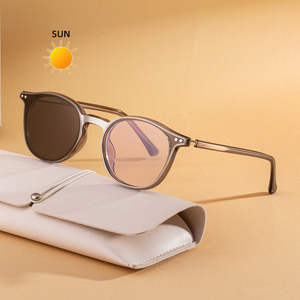 แว่นกันแดด Partagas แฟชั่นทันสมัย โลโก้สั่งทำได้ กรอบ TR90 ทรงกลม เปลี่ยนสีได้ ป้องกันแสงสีฟ้า UV400 สำหรับผู้หญิงและผู้ชาย - Product Image 1