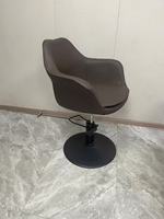 Kahverengi Metal Salon mobilya ekipmanları şekillendirme sandalye saç Salon ve berber dükkanı için hidrolik sandalye makyaj mobilya